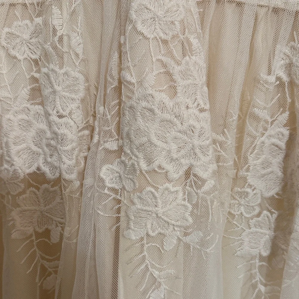Baltic Born Ivory-Cream Lace Midi Dress - Picture 5 of 6